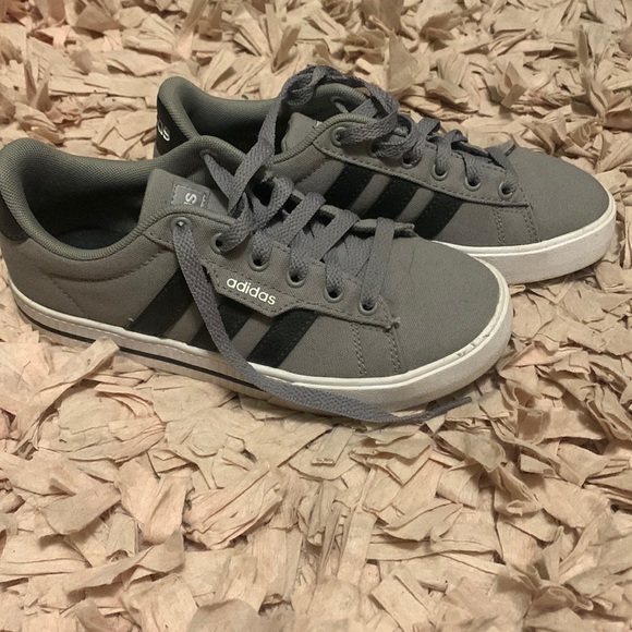 Adidas tennis shoes.size 2 1/2.Bought for 49$ selling for 49 since weren’t used.